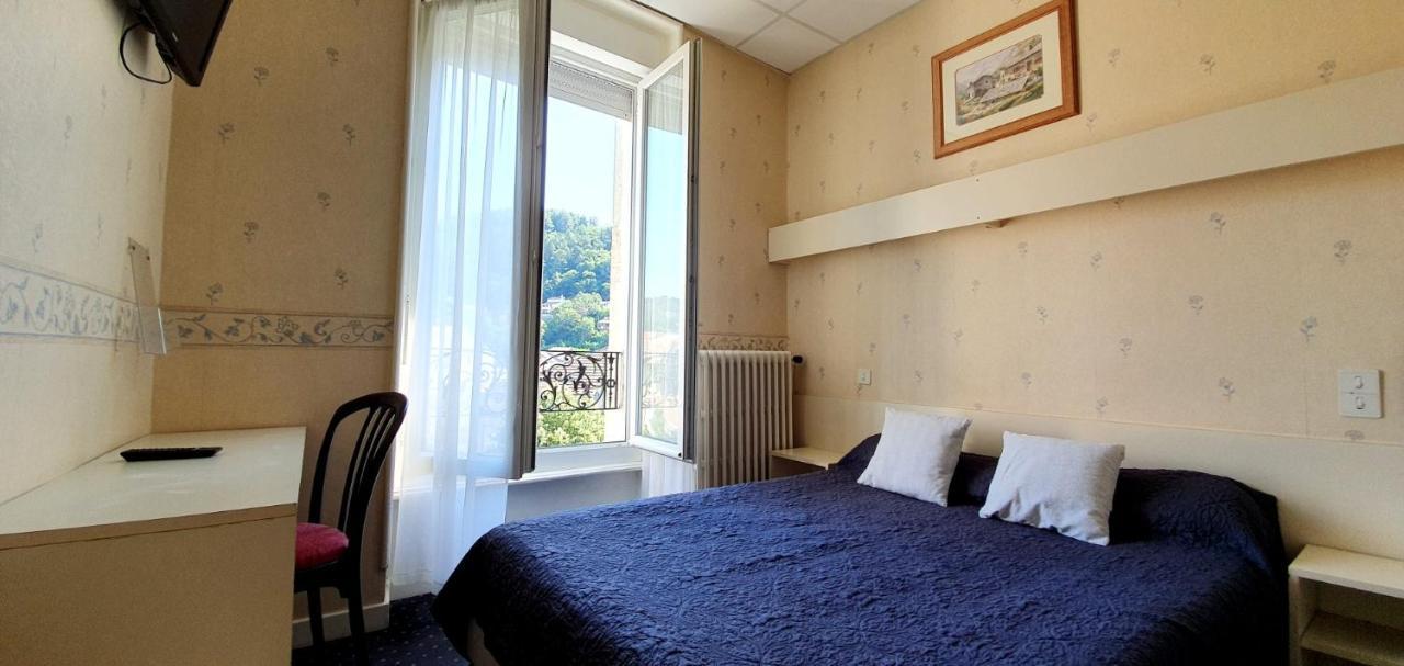 Hotel Saint Jean Vals-les-Bains Bagian luar foto
