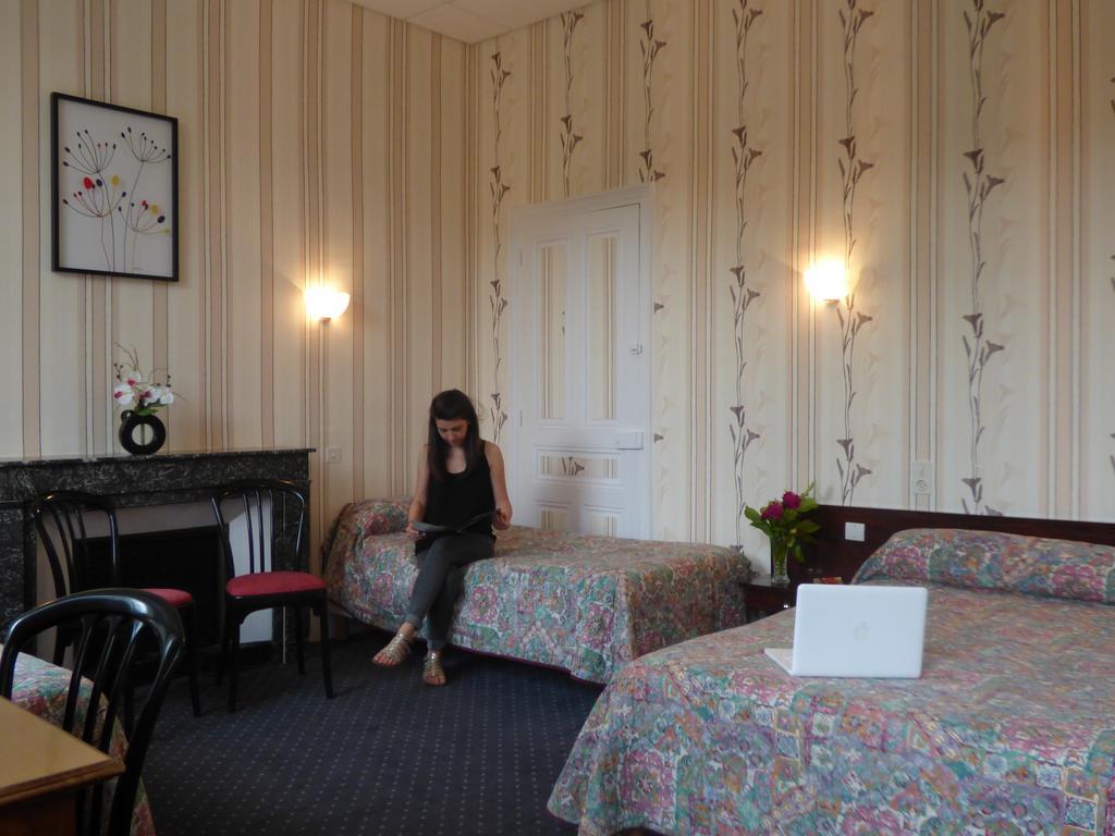 Hotel Saint Jean Vals-les-Bains Bagian luar foto