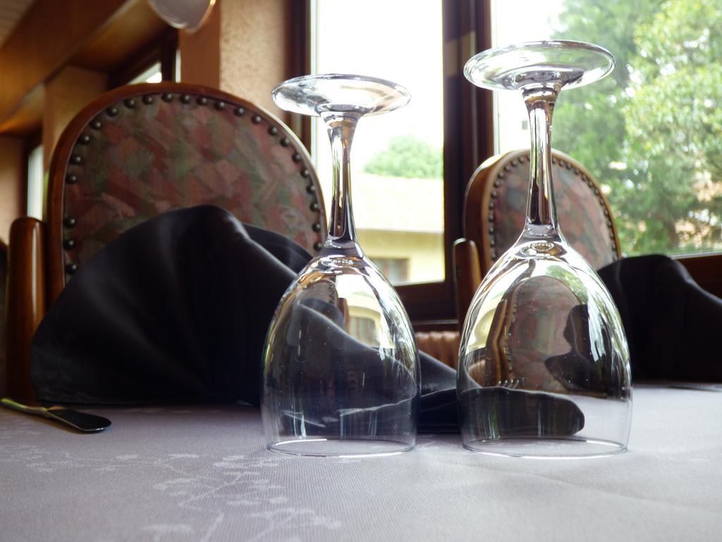 Hotel Saint Jean Vals-les-Bains Bagian luar foto