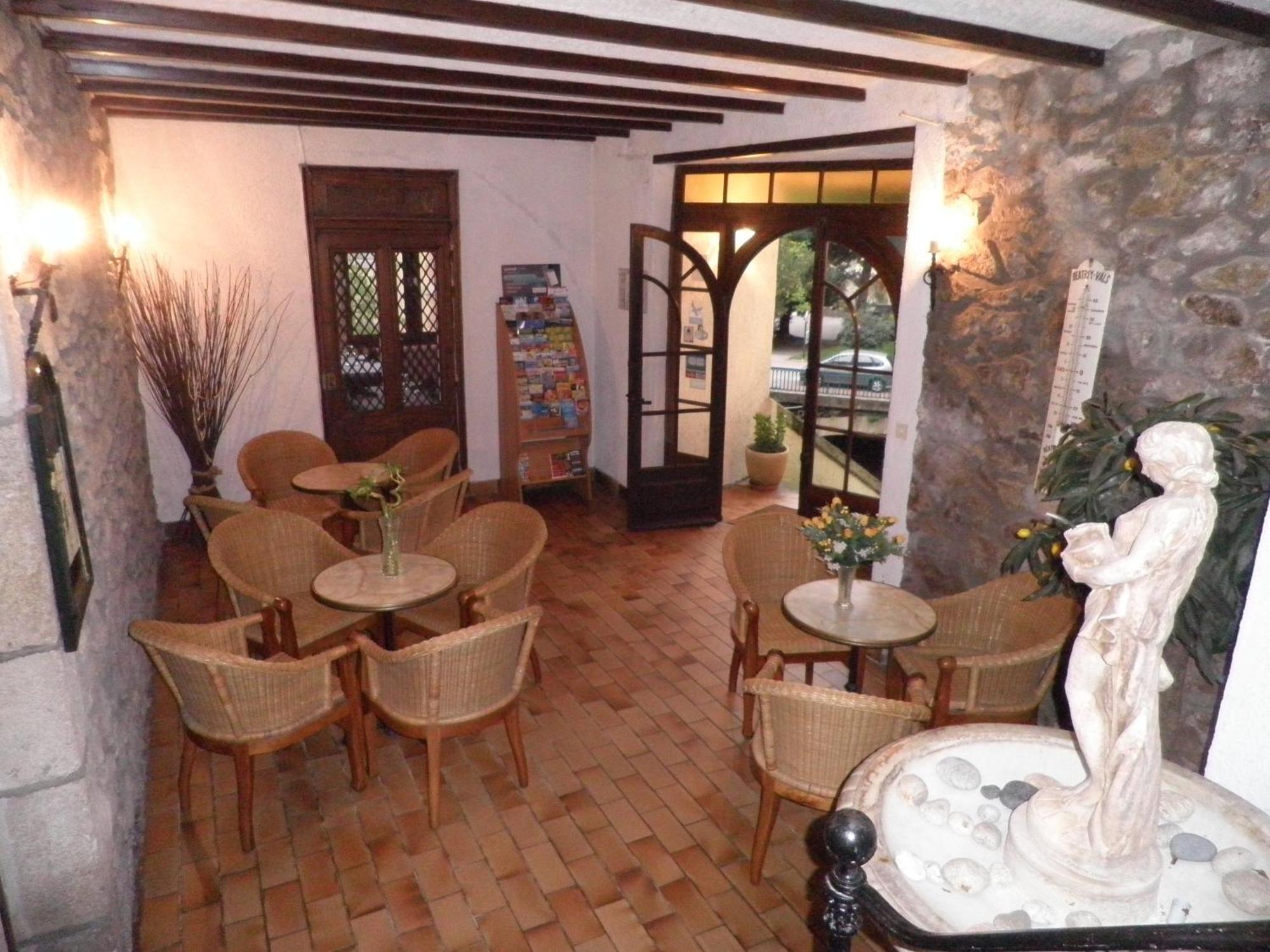 Hotel Saint Jean Vals-les-Bains Bagian luar foto