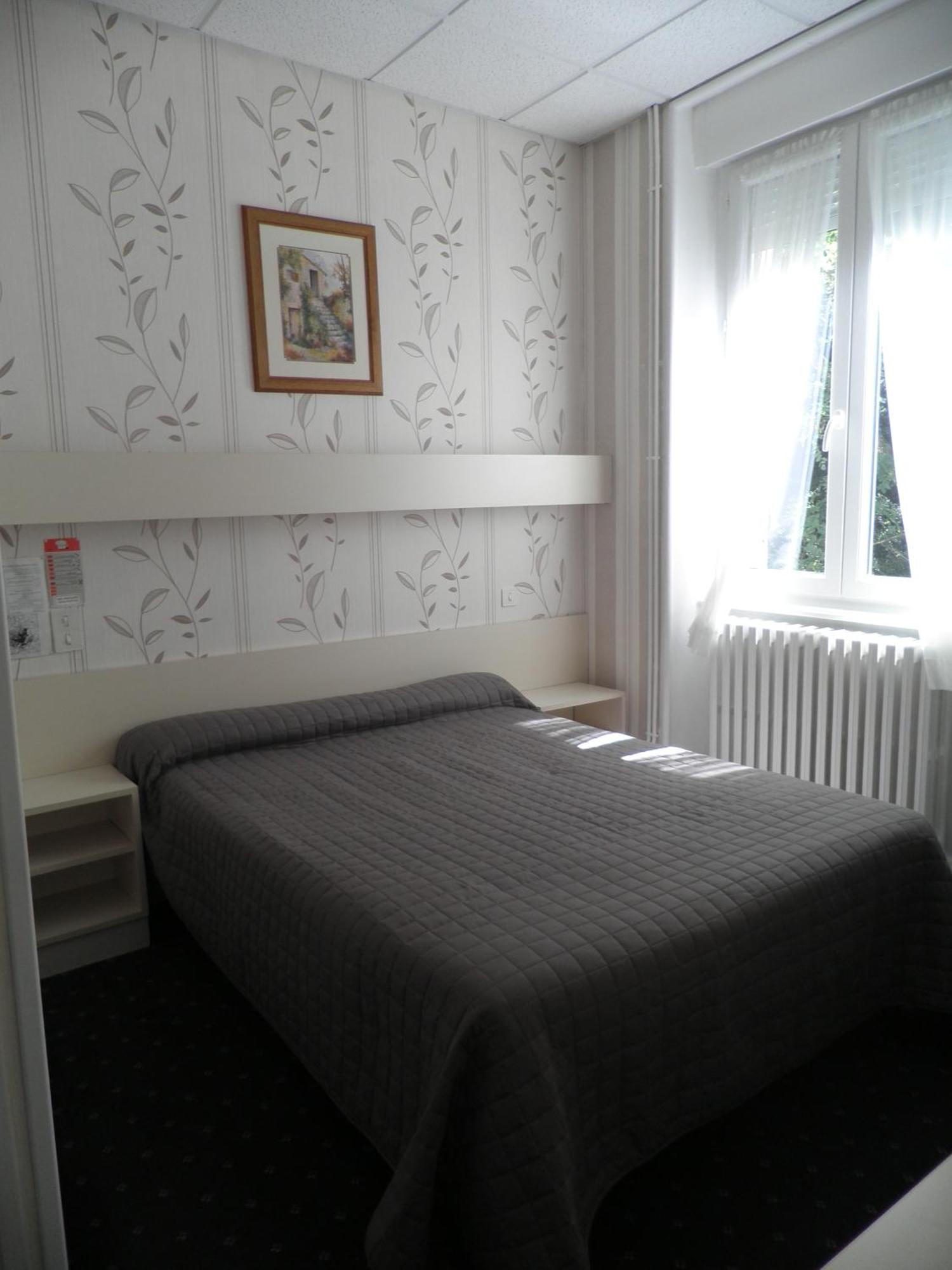 Hotel Saint Jean Vals-les-Bains Bagian luar foto