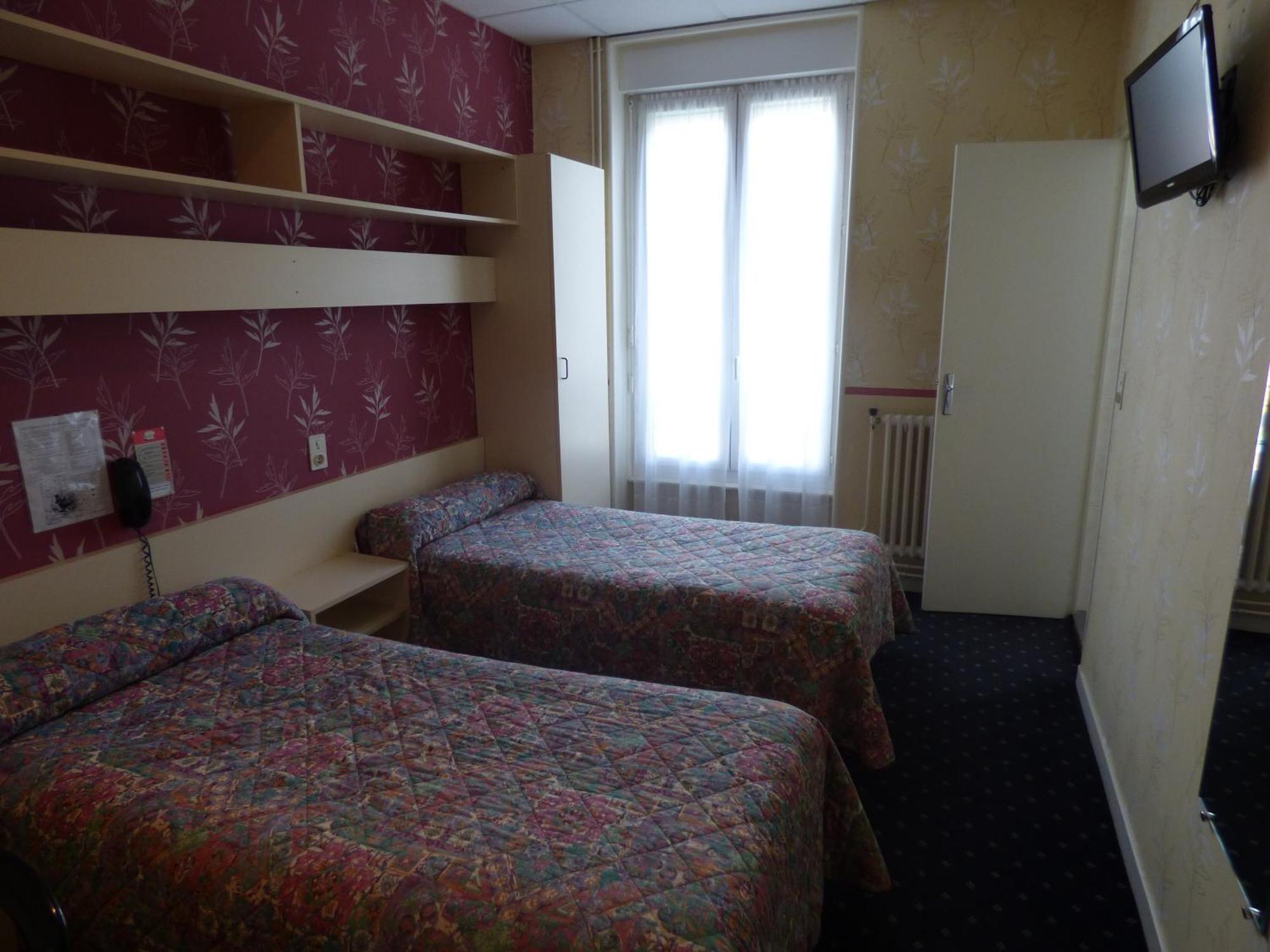 Hotel Saint Jean Vals-les-Bains Ruang foto