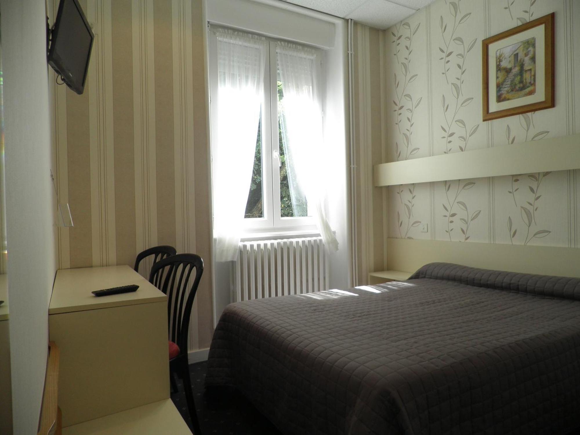 Hotel Saint Jean Vals-les-Bains Ruang foto