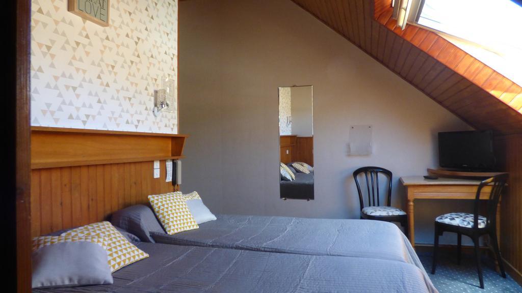 Hotel Saint Jean Vals-les-Bains Bagian luar foto