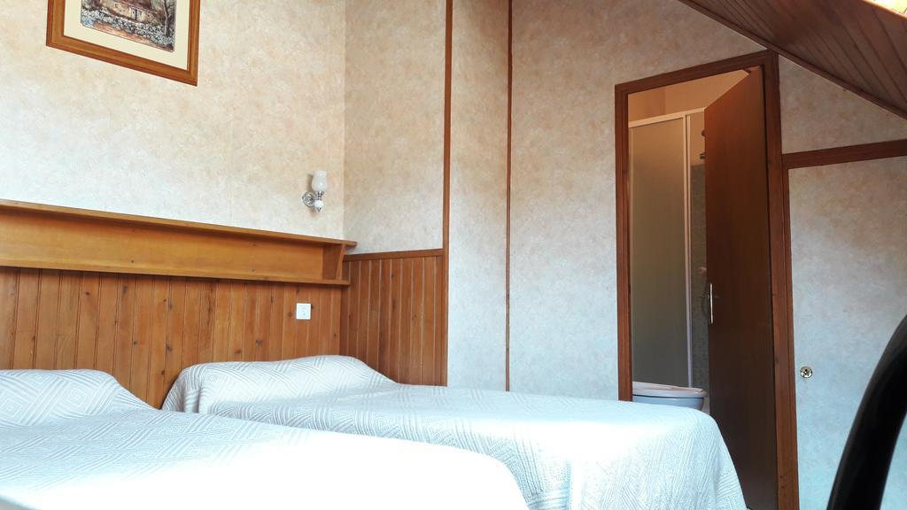 Hotel Saint Jean Vals-les-Bains Ruang foto